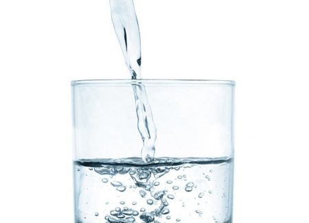 Trinkwasser hilft beim Abnehmen